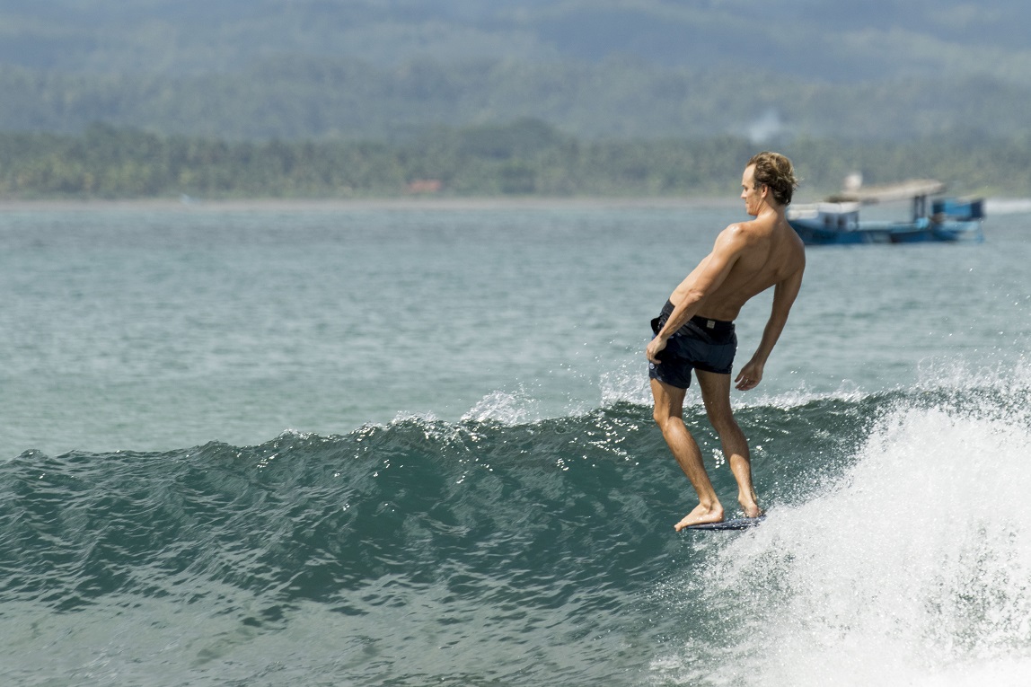 Pantai Batu Karas Populer Di Kalangan Longboarders Pesona