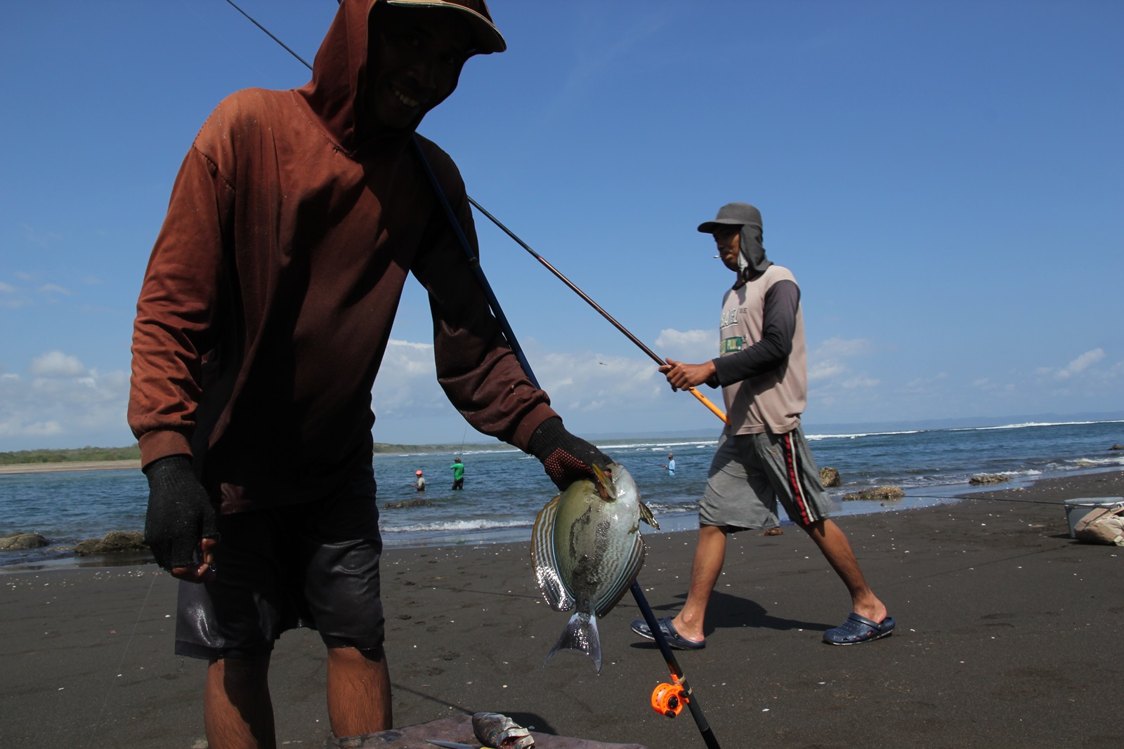 Ayo Memancing Di Pantai Grajagan Pesona Indonesia