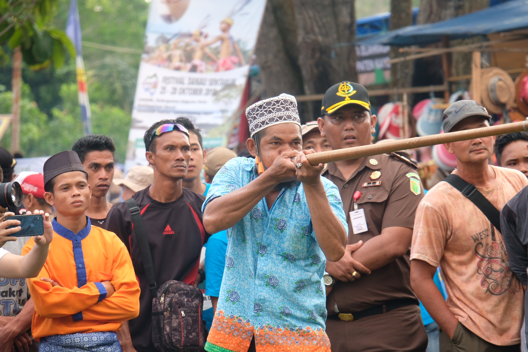 Sumpit Jadi Senjata Mematikan Dari Suku Dayak - Pesona 