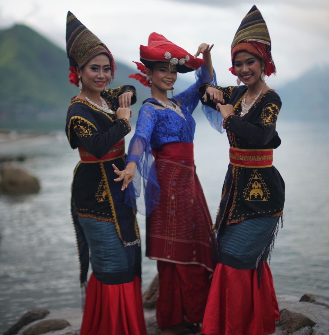 Uniknya Pakaian  Adat  Khas Suku Batak  Karo  Pesona Indonesia