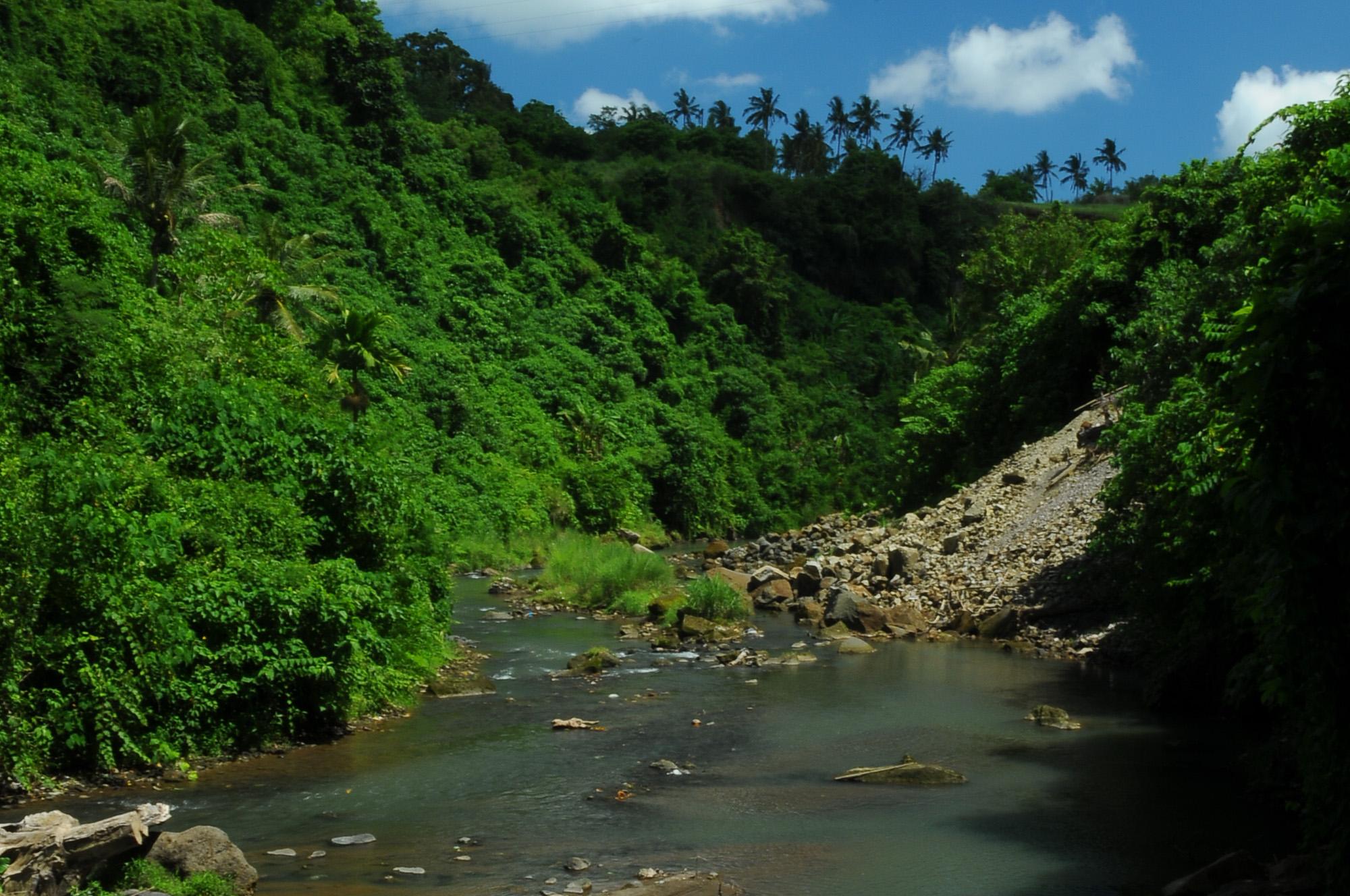 Keunikan Air Terjun Tegenungan Yang Berada Di Dataran Rendah