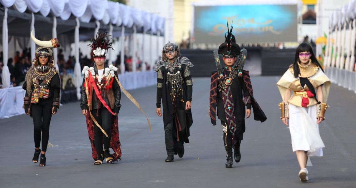 8 Suku Dunia Ramaikan Grand Carnival JFC  2019  Pesona 