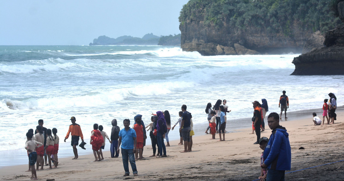 Catat Nih 4 Pantai Lokasi Malang Beach Festival Pesona