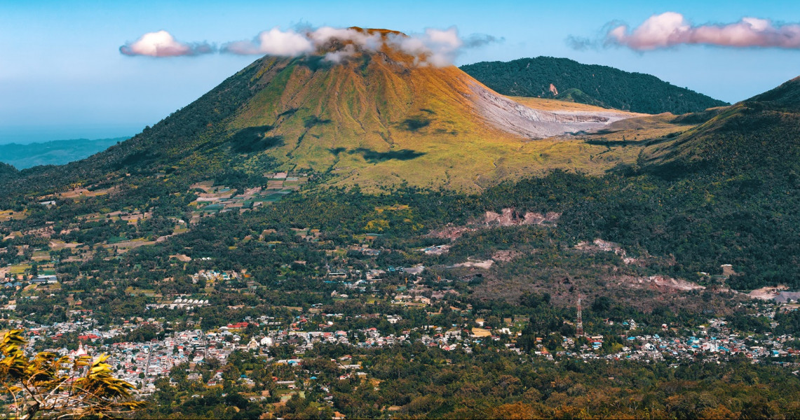  Gunung Lokon Gunung Berapi Aktif di Sulawesi Utara 