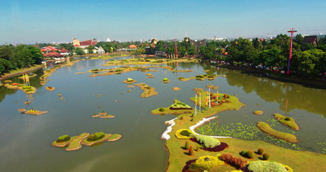 Keliling Indonesia Dalam Satu Hari Di Taman Mini Indonesia