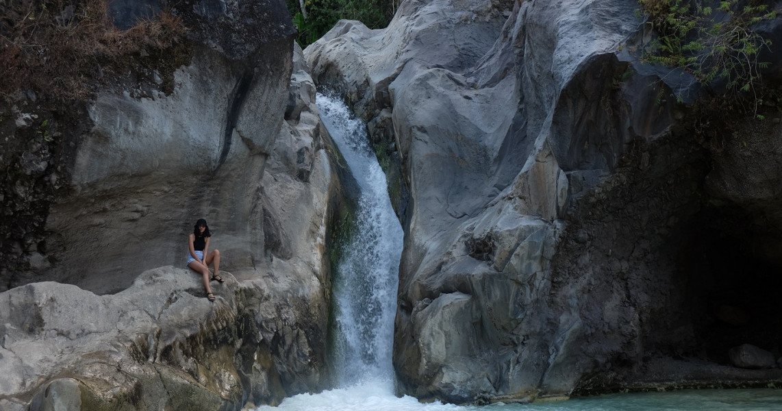 Megahnya Air Terjun Mangku Sakti Di Bawah Kaki Rinjani