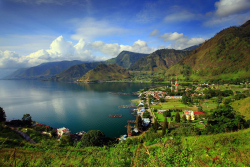 Menikmati Danau Toba dari Bukit bukit Samosir Pesona 