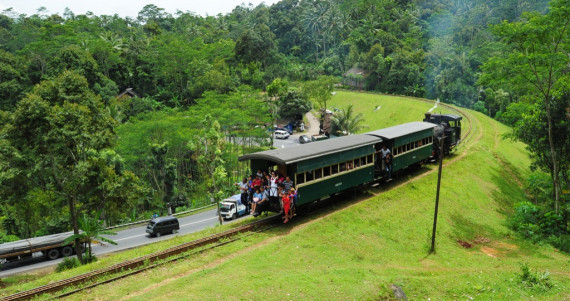 Menyusuri Ambarawa Tempo Dulu Dengan Kereta Uap Pesona