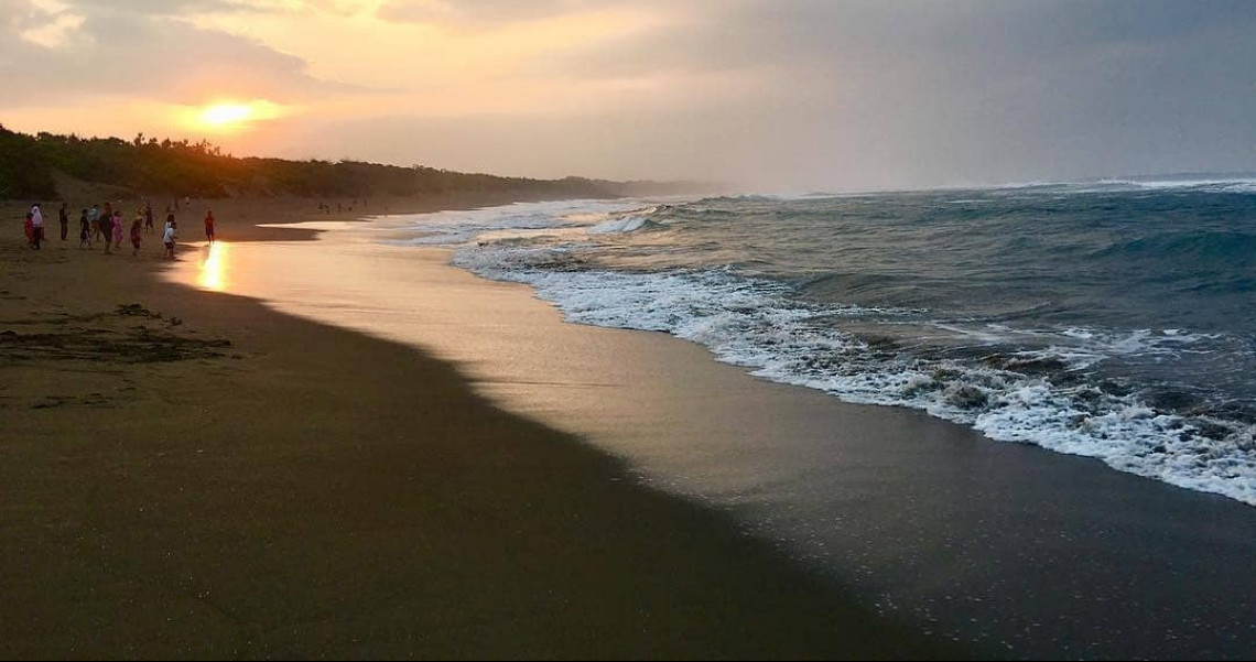 Pantai Sayang Heulang Sayang Kalau Dilewatkan Pesona