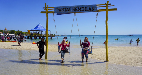 Pantai Sembilan Hawaii Tersembunyi Di Sumenep Pesona