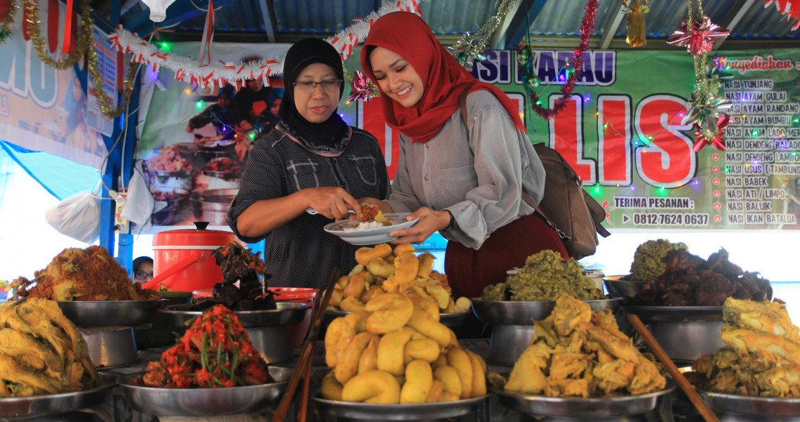 Perbedaan Nasi Kapau dan Nasi Padang - Pesona Indonesia