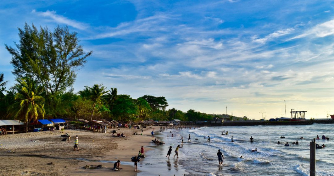 Perhatikan 4 Hal Ini Saat Berlibur Ke Pantai Pesona Indonesia