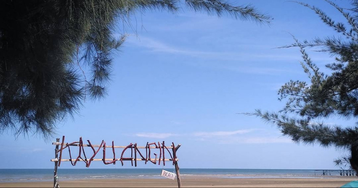 Sadar Pariwisata Indahnya Pantai Kayu Angin Hasil Gotong