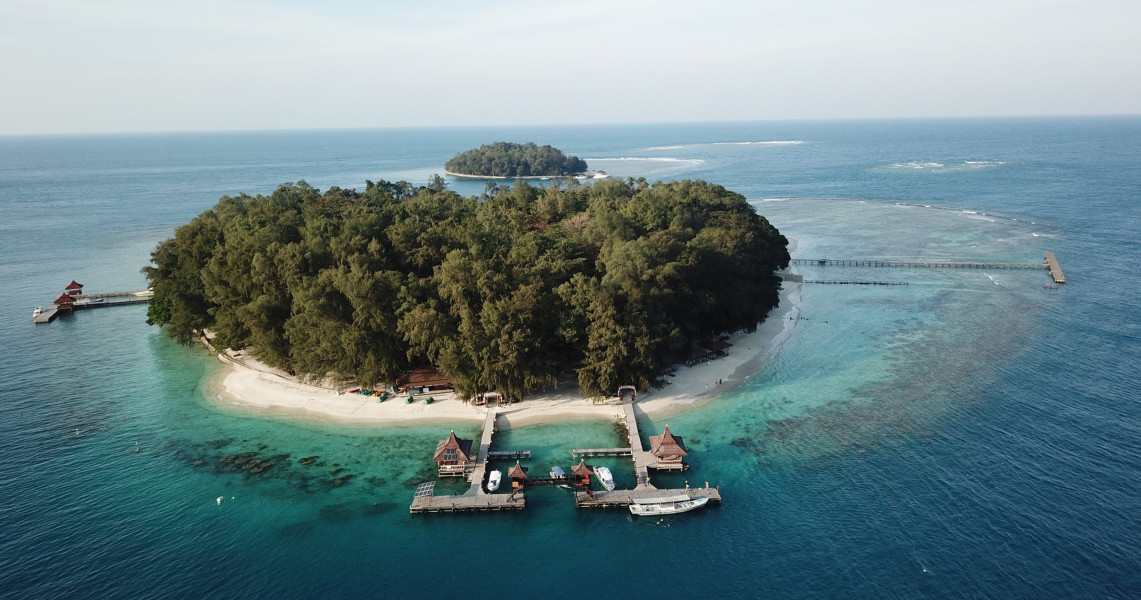 Taman Laut Yang Indah Di Lepas Pantai Ibu Kota Pesona