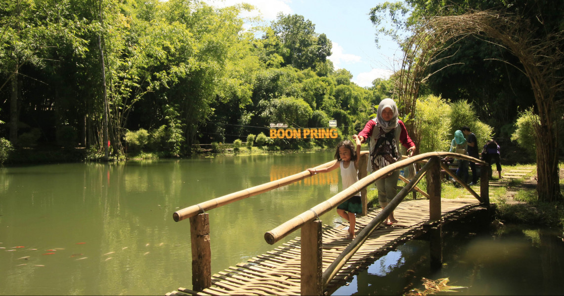 Wisata Boon Pring Serunya Wisata Alam Bernuansa Bambu